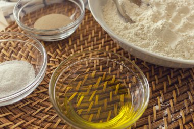 Sağlıklı malzemelerle hazırlanan yemek pişirmek için