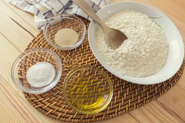 Sağlıklı malzemelerle hazırlanan yemek pişirmek için
