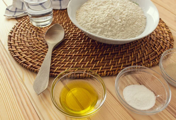 Sağlıklı malzemelerle hazırlanan yemek pişirmek için