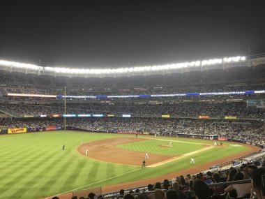 New York'taki Yankee Stadyumu'nda Los Angeles Angels of Anaheim'a karşı oynanan beyzbol maçı