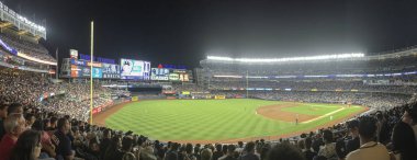 New York'taki Yankee Stadyumu'nda Los Angeles Angels of Anaheim'a karşı oynanan beyzbol maçı