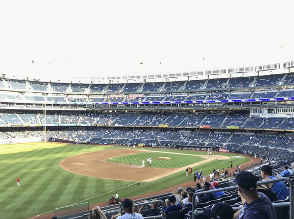 New York'taki Yankee Stadyumu'nda Los Angeles Angels of Anaheim'a karşı oynanan beyzbol maçı