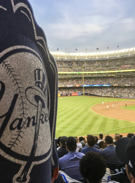 Jogo de beisebol jogado no Yankee Stadium em Nova York contra Los Angeles Angels of Anaheim — Fotografia de Stock