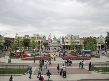 Paris, Fransa; 16 Haziran 2011; Disneyland Paris tema parkı Turu