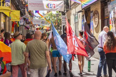 Madrid, Ispanya; Temmuz 06, 2019: Madrid 'de Chueca mahalle, gay gurur günü kutlamaları sırasında dekore