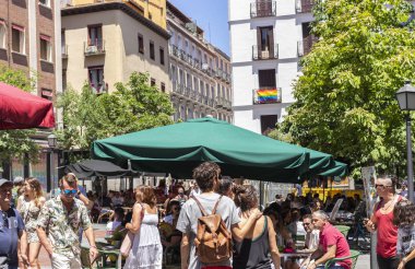 Madrid, Ispanya; Temmuz 06, 2019: Madrid 'de Chueca mahalle, gay gurur günü kutlamaları sırasında dekore