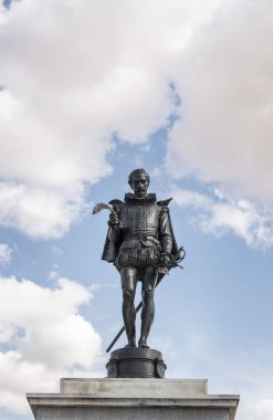Miguel de Cervantes Anıtı