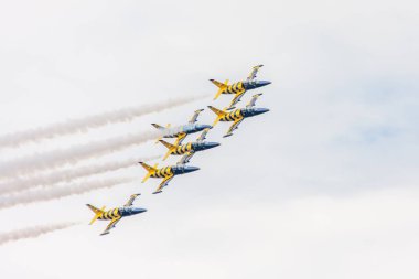 Zhukovsky / Rusya Federasyonu - Ağustos 25 2015: airshow Maks, akrobasi ekibi 