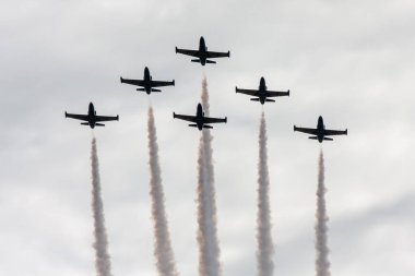 Zhukovsky / Rusya Federasyonu - Ağustos 25 2015: airshow Maks, akrobasi ekibi 