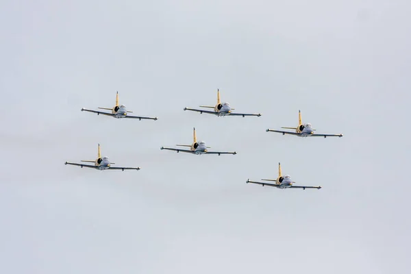 Zhukovsky / Fédération de Russie - 25 août 2015 : spectacle aérien MAKS, équipe de voltige "Baltic Bees " — Photo