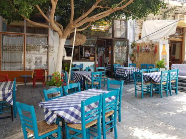 Restoran bir köyde, Sakız Adası