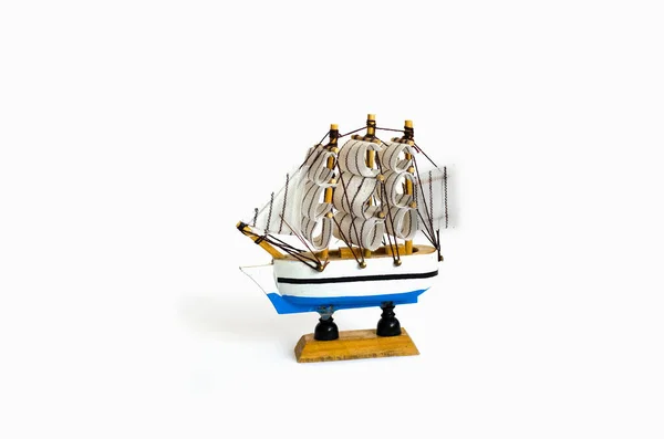 Modelo de barco de vela aislado sobre fondo blanco — Foto de Stock