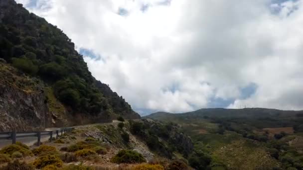 Time Lapse Des Nuages Dans Les Montagnes Route — Video
