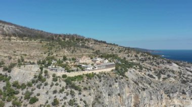 Kaya üzerinde antik manastır - St Arhangel Mihail Thassos Manastırı
