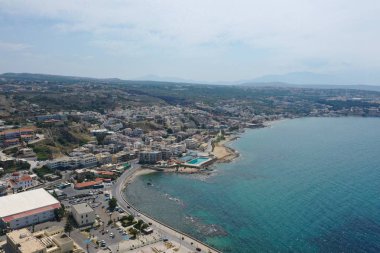 Rethymno ünlü şehrin yeni parçası havadan drone panoramik fotoğraf, Girit adası, Yunanistan