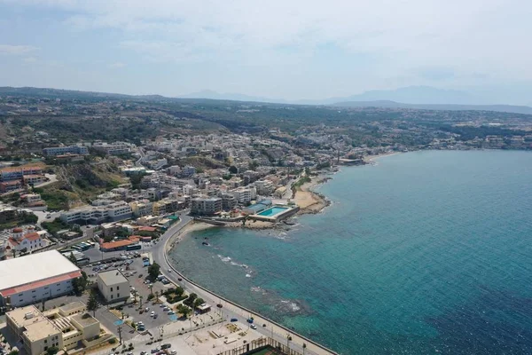 Rethymno ünlü şehrin yeni parçası havadan drone panoramik fotoğraf, Girit adası, Yunanistan