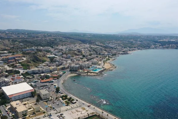 Rethymno ünlü şehrin yeni parçası havadan drone panoramik fotoğraf, Girit adası, Yunanistan