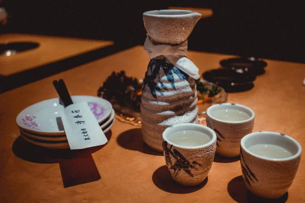 Japanska Set För Att Dricka Ris Vin Sake — Stockfoto