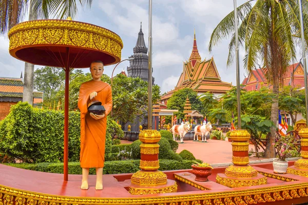 Religious Buddhist Statues Wat Preah Prom Rath Temple Siem Reap — Stock Photo, Image