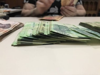 200 meksika pezosu banknotyığını