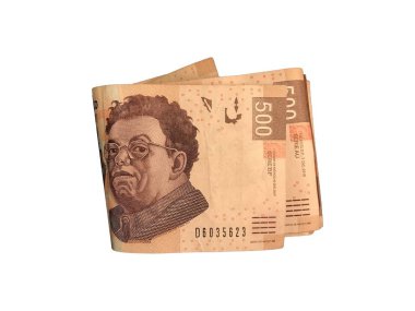 Çeşitli Meksika Pezosu 500 bill katlanmış ve beyaz arka plan üzerinde izole