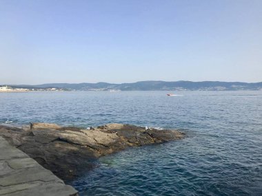 Sanxenxo Galiçya İspanya kayaların üzerinde okyanus görünümü