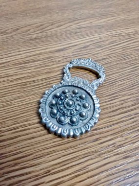 Salamanca gümüş renkli şişe açacağı