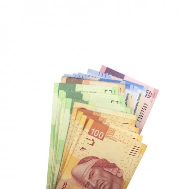 Beyaz arka planda izole meksika pezosu faturaları bir grup