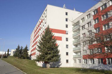 Bina eski köknar ile