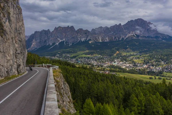 自然公園の美しい南チロル Seceda 未修復の途中 — ストック写真