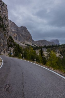 Yolda Doğa Parkı Seceda/Grden güzel South Tyrol içinde