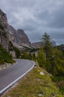 Yolda Doğa Parkı Seceda/Grden güzel South Tyrol içinde