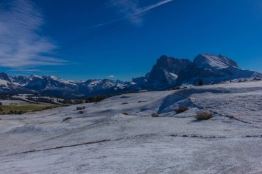 Yolda Doğa Parkı Seceda/Grden güzel South Tyrol içinde