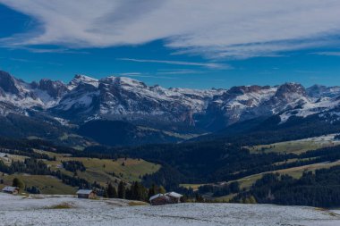 Yolda Doğa Parkı Seceda/Grden güzel South Tyrol içinde