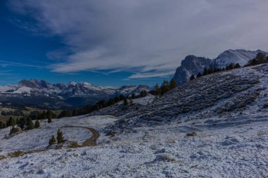 Yolda Doğa Parkı Seceda/Grden güzel South Tyrol içinde