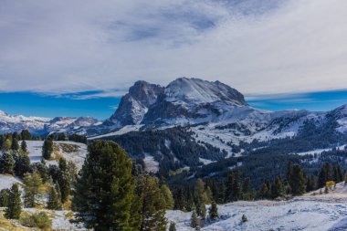 Yolda Doğa Parkı Seceda/Grden güzel South Tyrol içinde