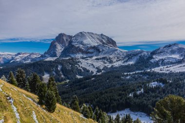 Yolda Doğa Parkı Seceda/Grden güzel South Tyrol içinde