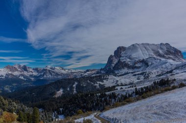Yolda Doğa Parkı Seceda/Grden güzel South Tyrol içinde
