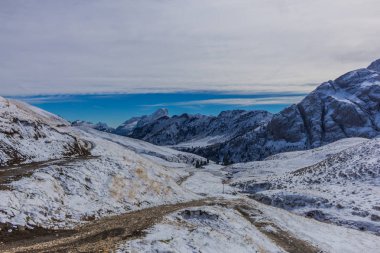 Yolda Doğa Parkı Seceda/Grden güzel South Tyrol içinde