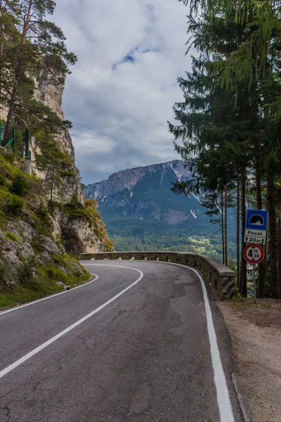 Yolda Doğa Parkı Seceda/Grden güzel South Tyrol içinde