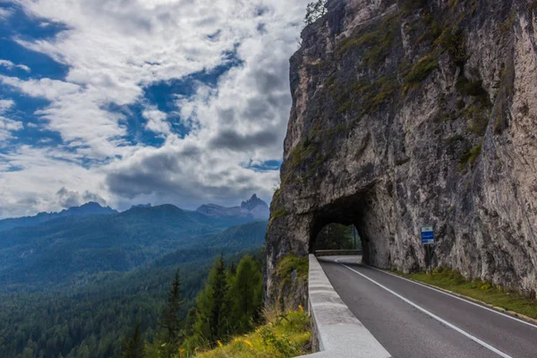 Yolda Doğa Parkı Seceda/Grden güzel South Tyrol içinde
