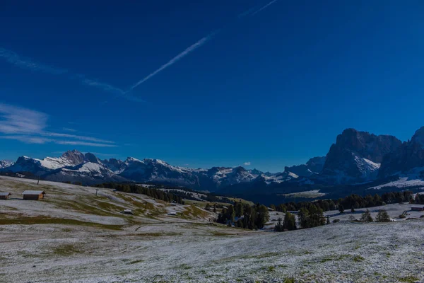 自然公園の美しい南チロル Seceda 未修復の途中 — ストック写真