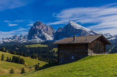 Yolda Doğa Parkı Seceda/Grden güzel South Tyrol içinde