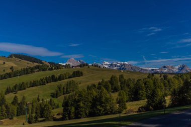 Yolda Doğa Parkı Seceda/Grden güzel South Tyrol içinde