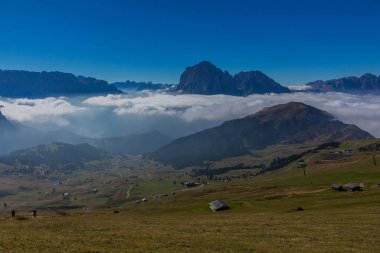 Yolda Doğa Parkı Seceda/Grden güzel South Tyrol içinde