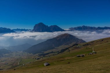 Yolda Doğa Parkı Seceda/Grden güzel South Tyrol içinde