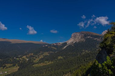 Yolda Doğa Parkı Seceda/Grden güzel South Tyrol içinde 