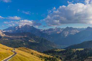 Yolda Doğa Parkı Seceda/Grden güzel South Tyrol içinde 