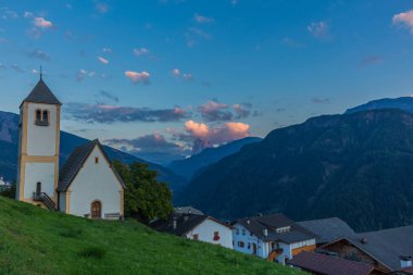Yolda Doğa Parkı Seceda/Grden güzel South Tyrol içinde 