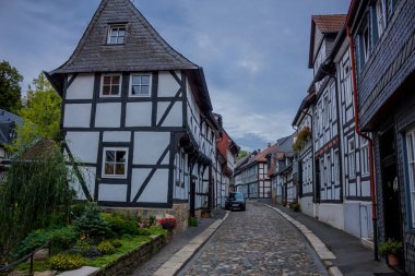 Güneşli bir sonbahar gününde Harz dağlarda İnceleme